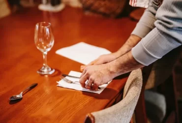 Dining Solo Tips and Recommendations for Enjoying a Meal by Yourself