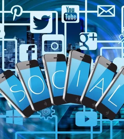 How to Use Social Media for Your Restaurant - Applova