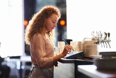 11 Essential Features Every Restaurant POS System Needs - Applova