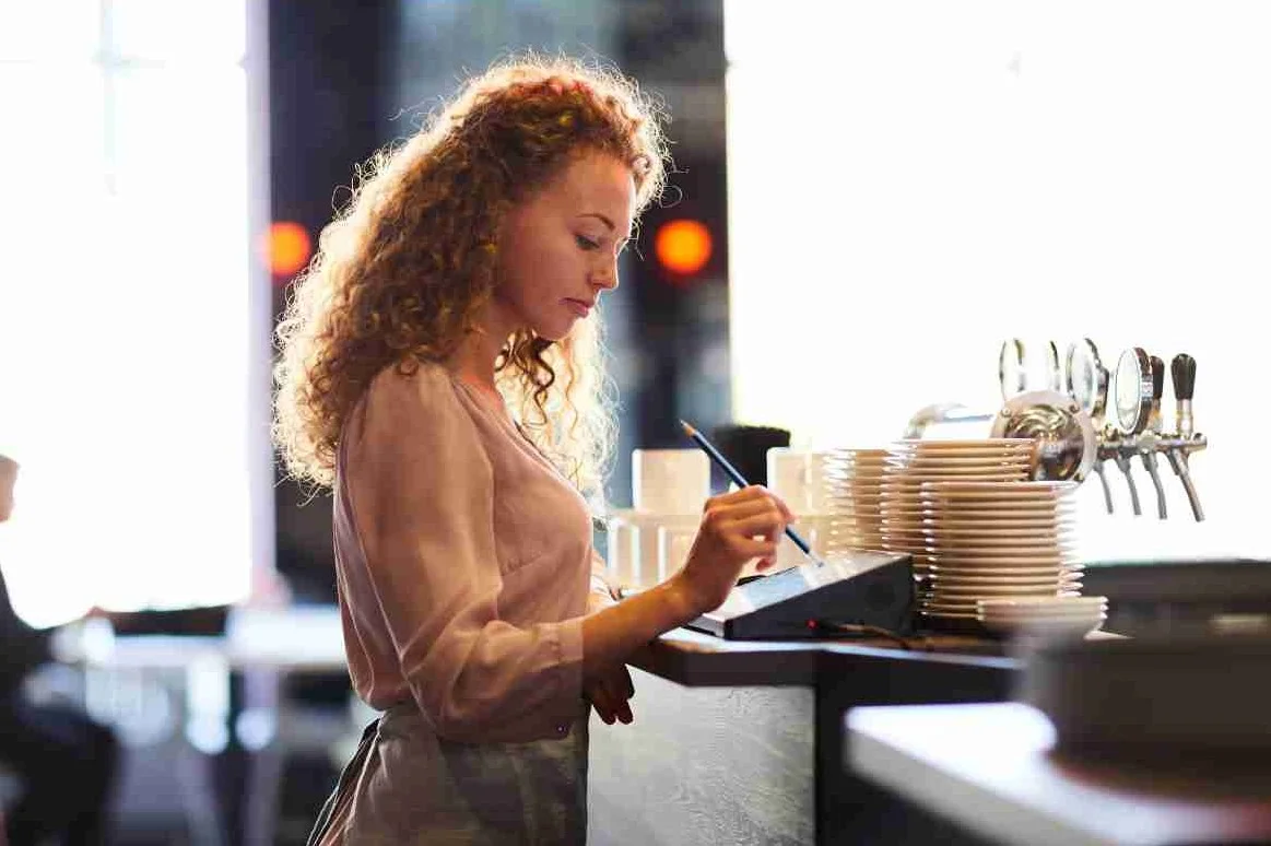 11 Essential Features Every Restaurant POS System Needs - Applova