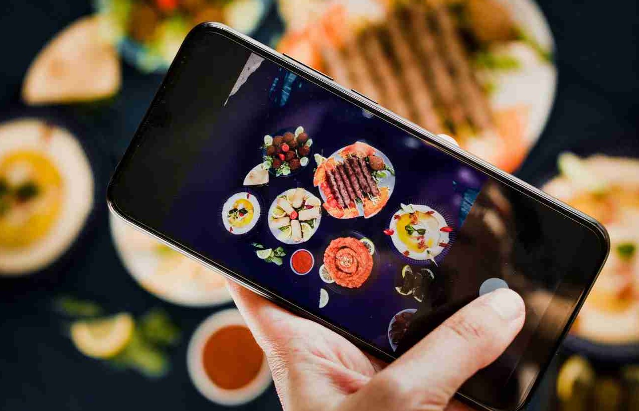 Benefits of Social Media Marketing for Restaurants Brand Visibility - Applova
