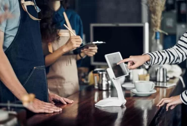 Self-ordering-kiosks-decrease-applova