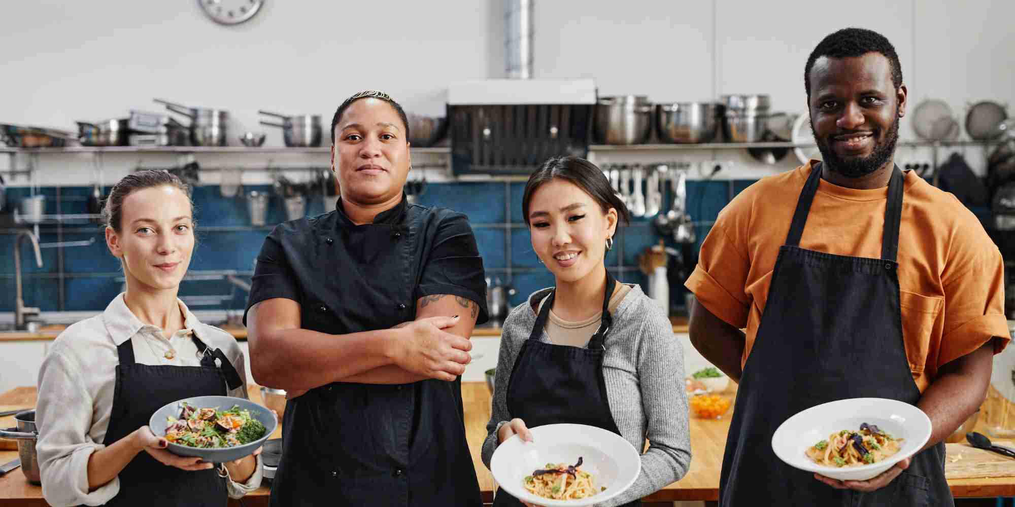 How to tackle Labor Shortage in the restaurant industry? - Applova