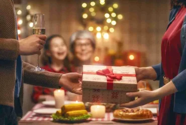 Top Tips for Making Your Restaurant the Top Choice for Christmas Dinner - Applova