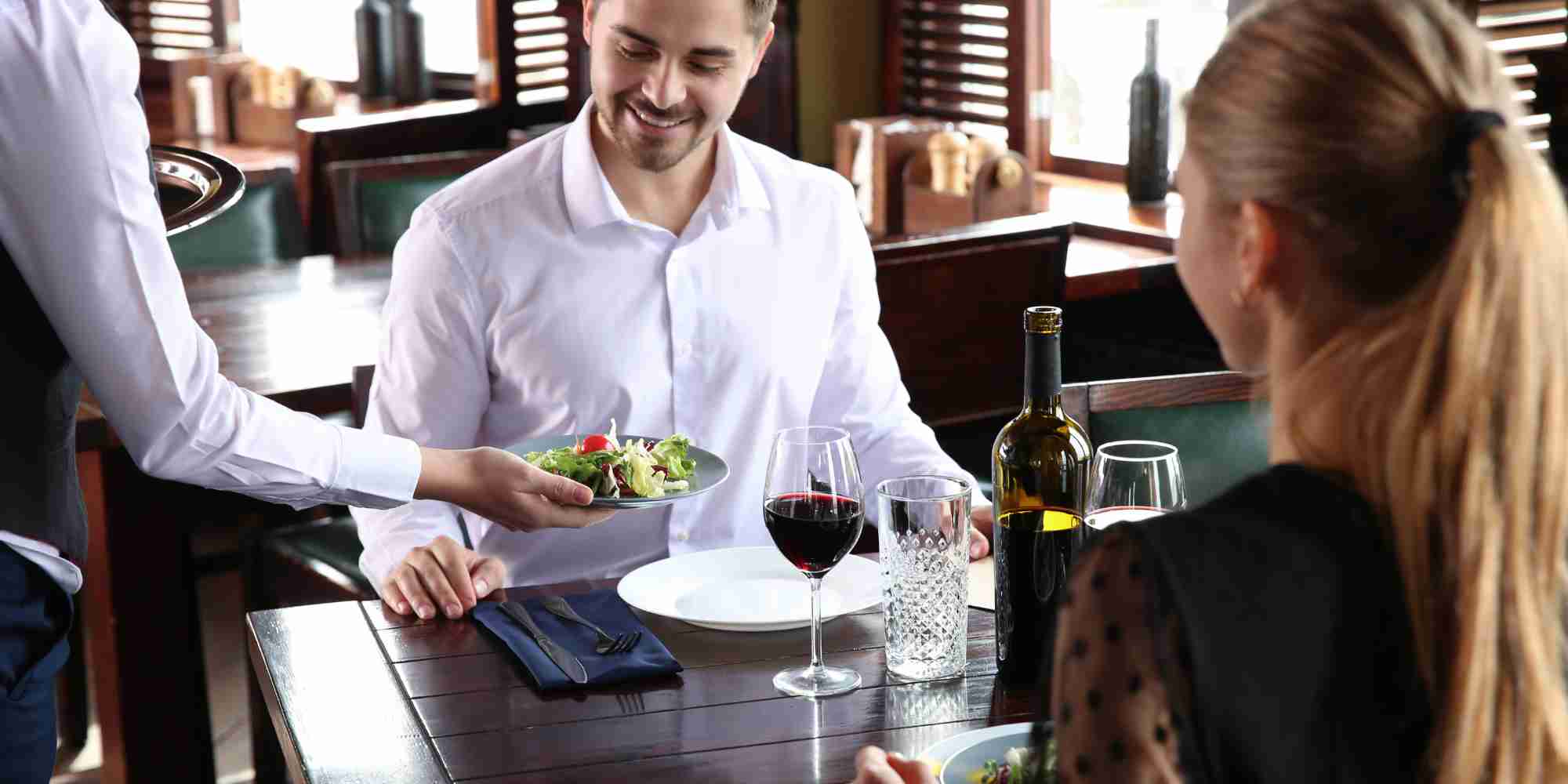 The Role of Restaurant POS Systems in the Restaurant Industry - Applova
