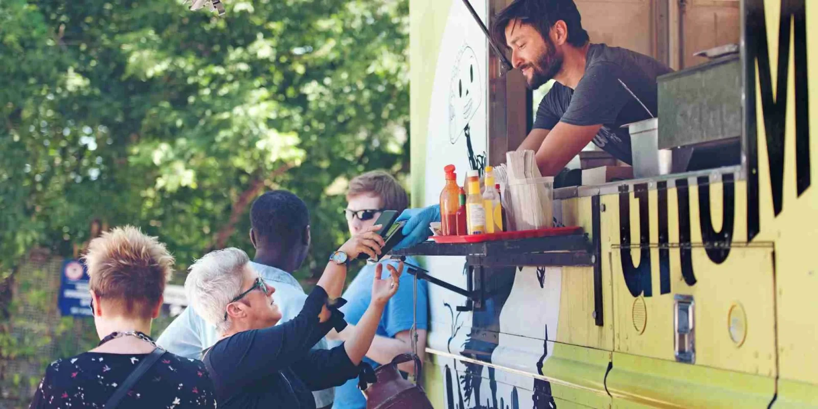 How Much Does a Food Truck Cost to Operate - Applova